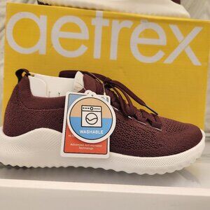 Aetrex "Carly" Burgundy Knit Sneakers. NIB. Size 6-6.5